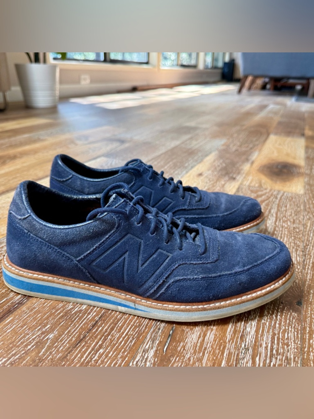 New Balance Men's Navy Suede Casual Sneakers Shoes / Size 8 M